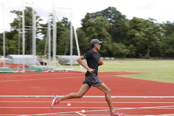 UK university hosts 15 Chinese runners and walkers