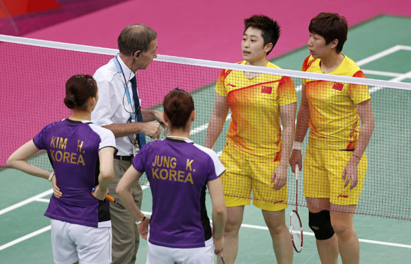 Eight badminton players expelled from Games - BBC