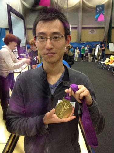 Chinese volunteer serves at London Olympics