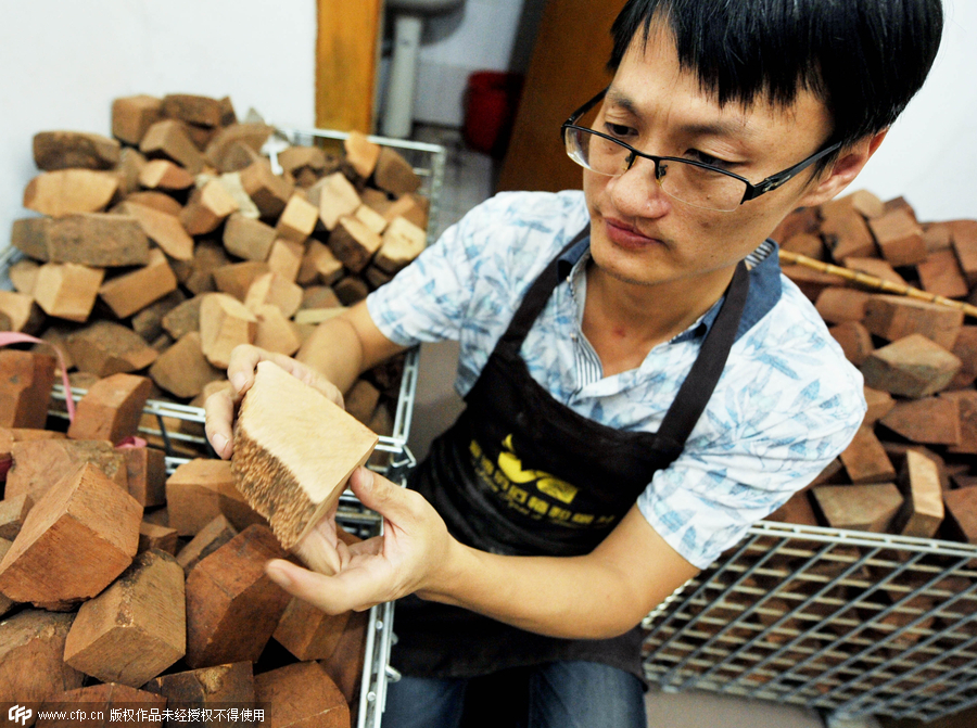 Hand-crafted tobacco pipes gain traction in China