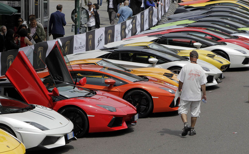 Lamborghinis line-up tour Italy for 50th anniversary