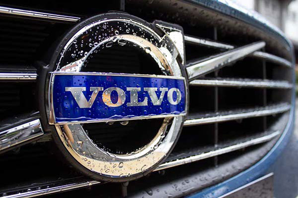 Volvo recalls faulty cars in China