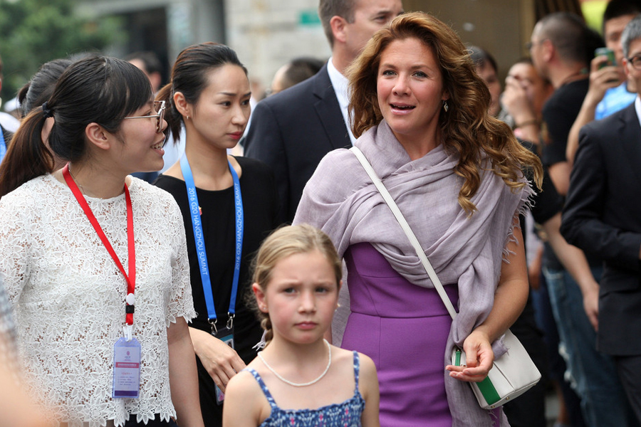 First Ladies shopping in Hangzhou