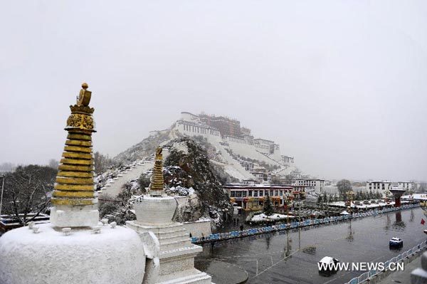 Tibet receives record Q1 tourists