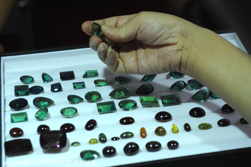 Gems and jewelry shining at Pan-Asia stone show