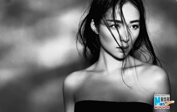 Jiang Yiyan in black-and-white portraits