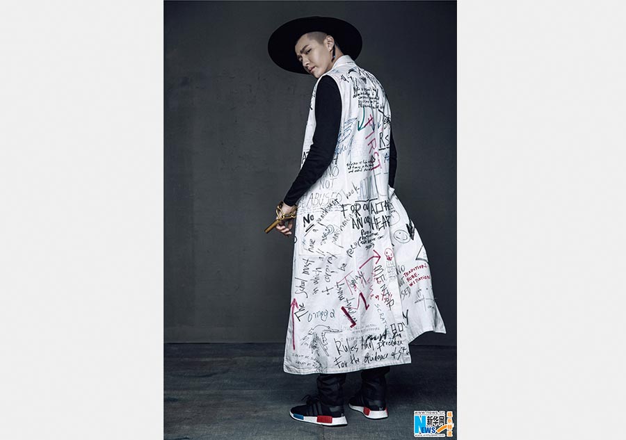 Fashion icon Kris Wu releases new photos