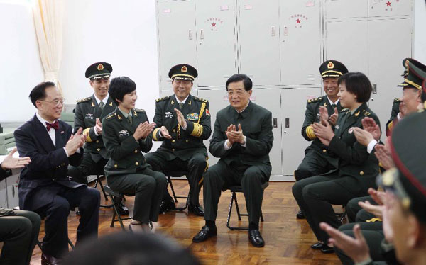 Hu reviews PLA garrison in HK