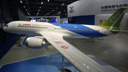 China displays mockup of home-grown jetliner C919