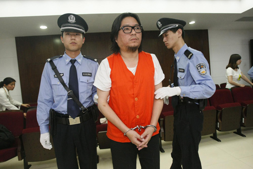 Chinese pop song writer gets license revoked