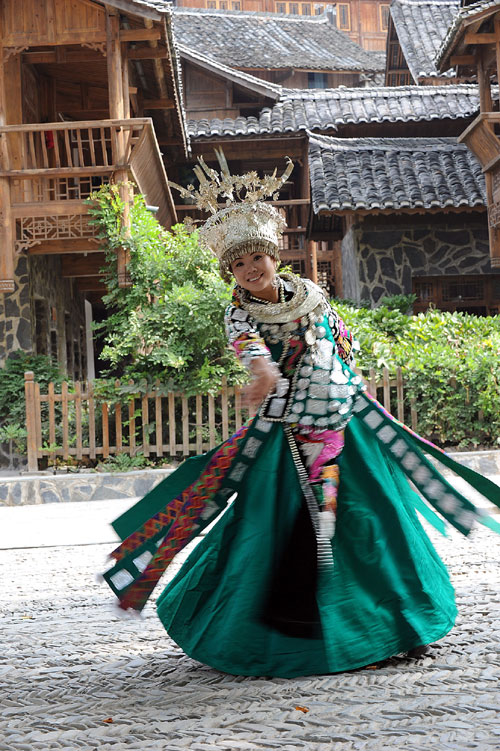 Dedicated dancer helps preserve Miao culture