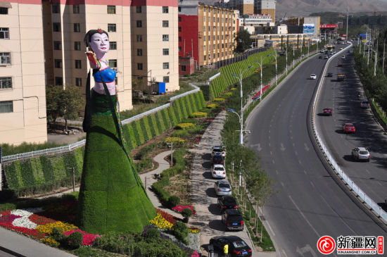 Controversial statue demolished in Urumqi