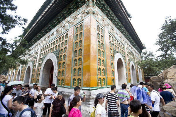 Temperature changes damage Summer Palace statues