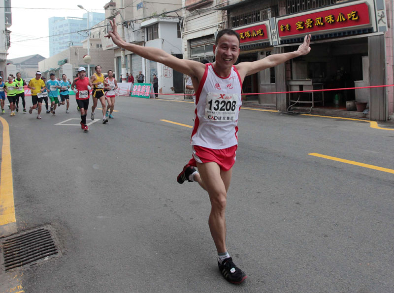 Xiamen Int'l Marathon kicks off