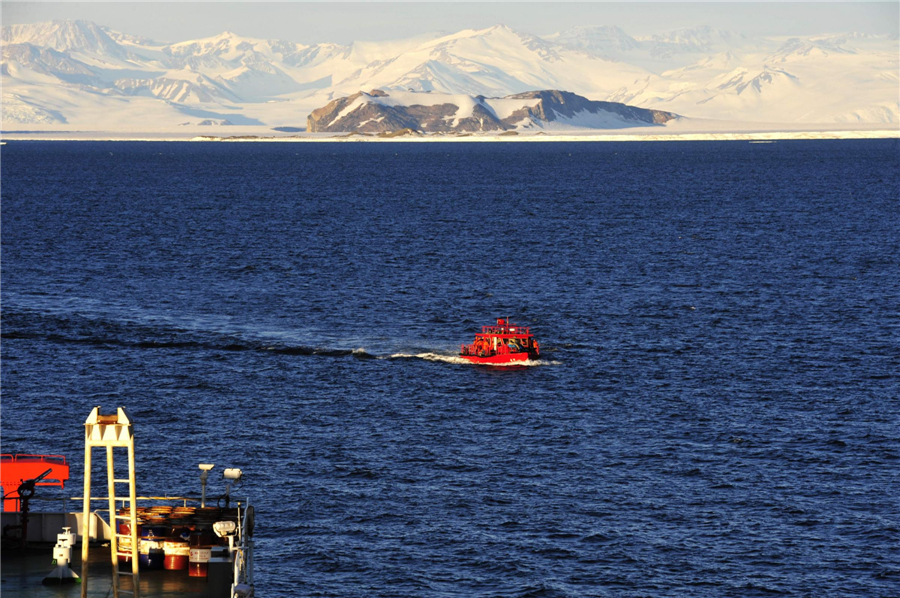 Xuelong departs Victoria Land for Great Wall Station