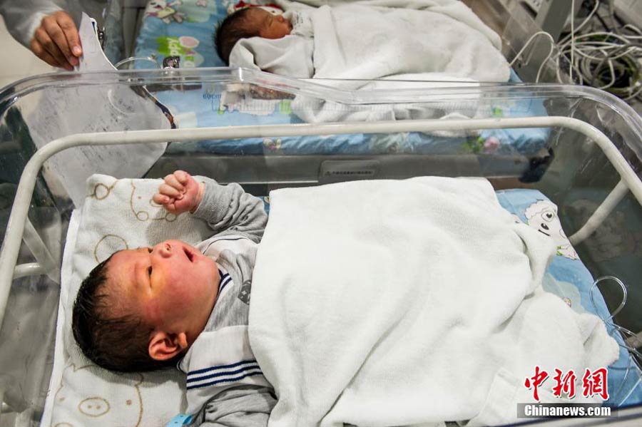 15-pound baby boy born in S China