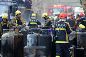 Building collapse kills one in E. China