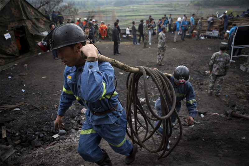 Racing against time for rescue in Yunnan mine flood