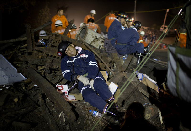 Racing against time for rescue in Yunnan mine flood