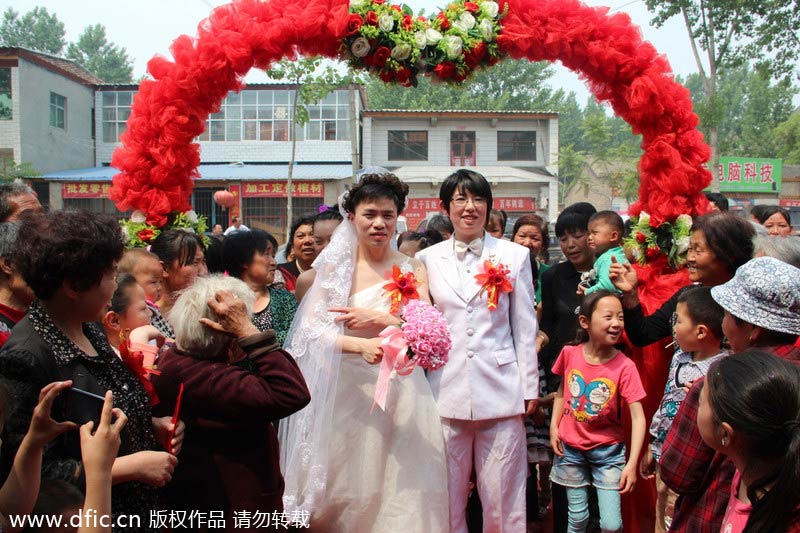 Bridegroom, bride exchange roles at wedding