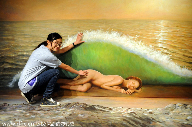 3D paintings entertain people in Hong Kong