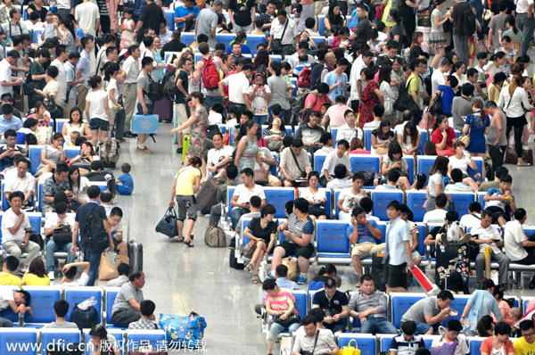 Shanghai travel chaos as flights delayed