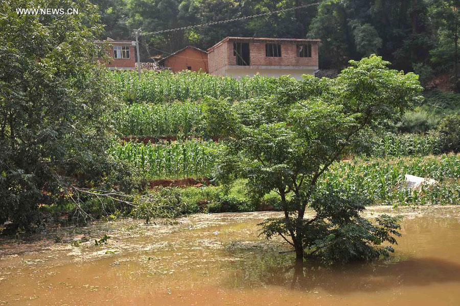 Army to blow up blockage at barrier lake in quake-hit Yunnan