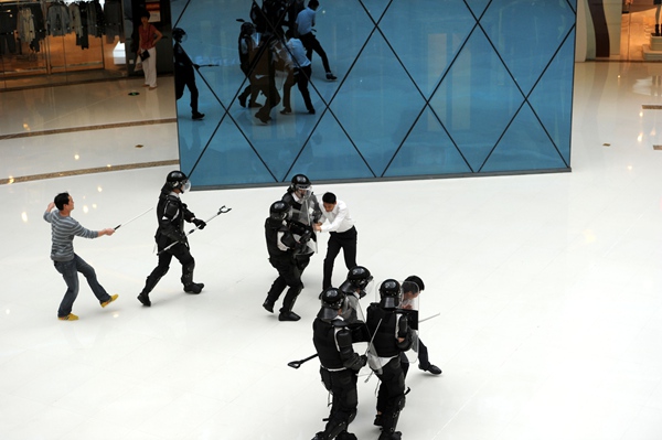 Emergency drill held at shopping mall in Hefei