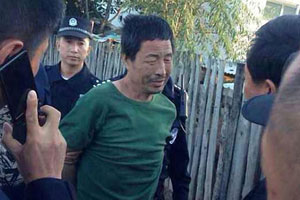 Police seek jail breaker in S China