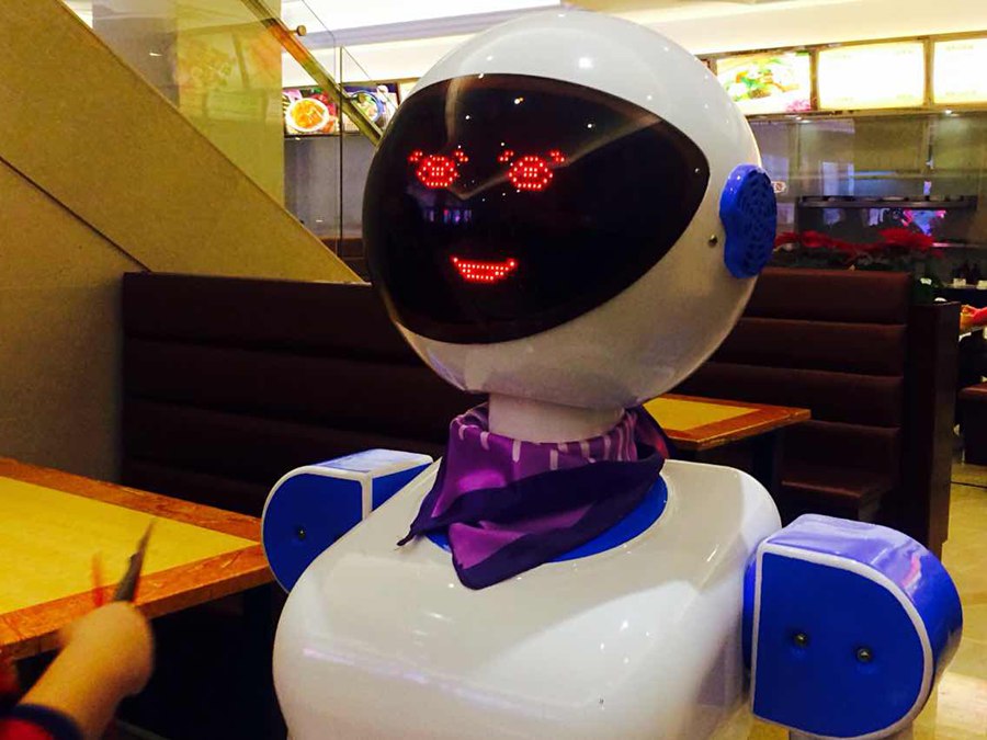 Ningbo restaurant hires robot waiters