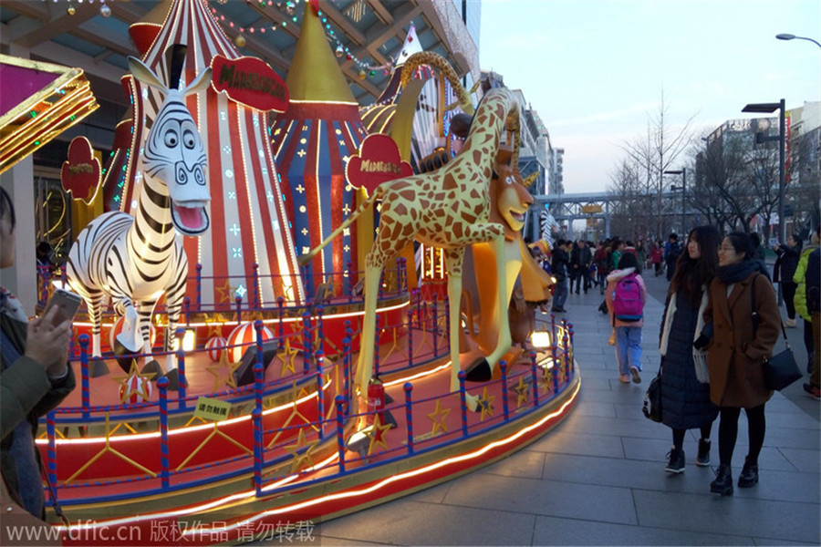 Christmas mood in the air across China