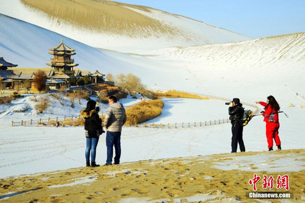 Dunhuang gets first snow in 2015