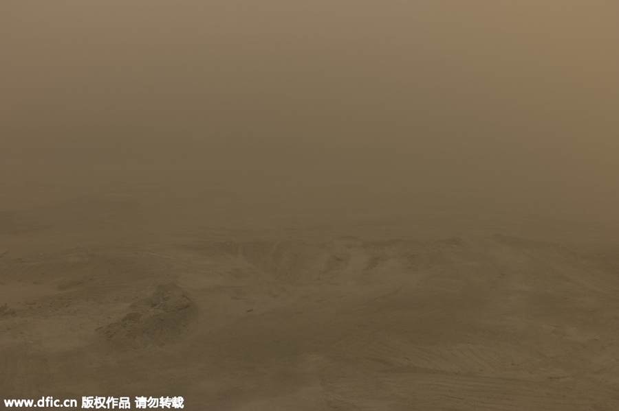 Sandstorm threatens the Mogao Grottoes