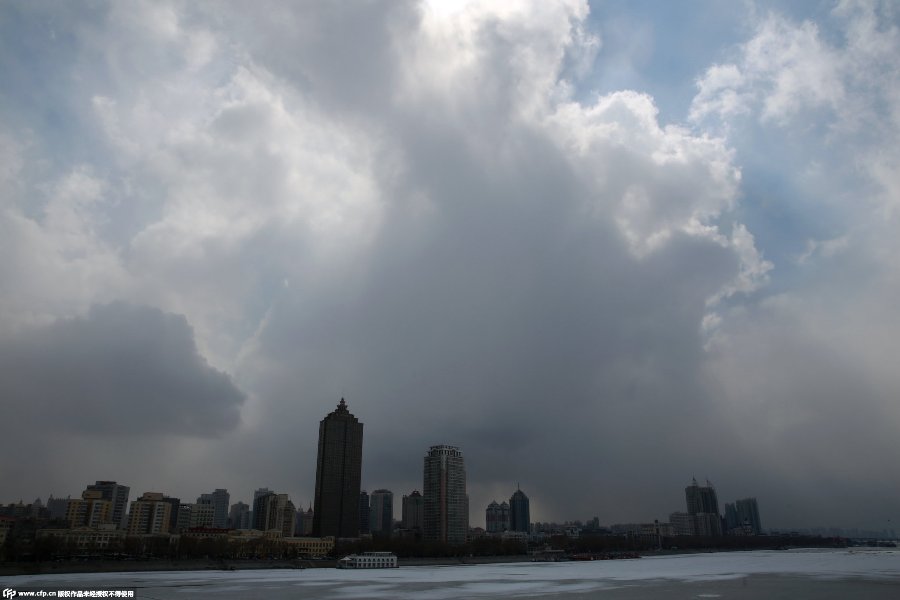 Unseasonal cold turns Harbin into a movie scene