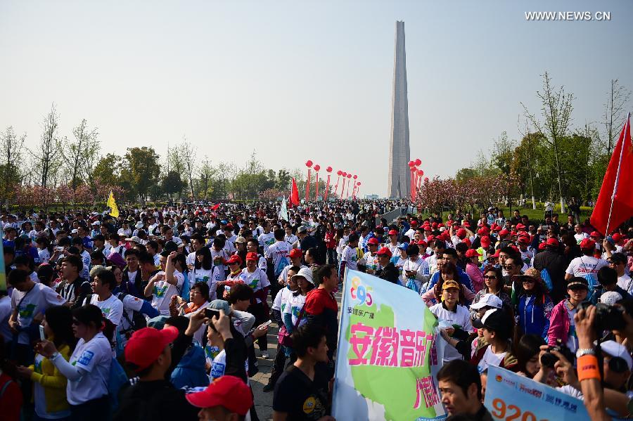 Tens of thousands take part in spring walking convention