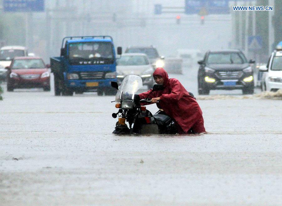 University dorm flooded as torrential rains continue in E China