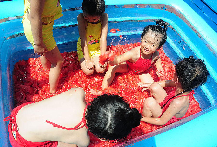 Creative use of fruit peel helps youngsters beat the heat