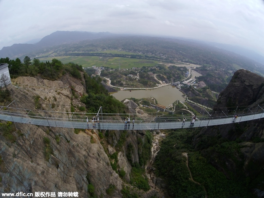 Most terrifying glass bridge starts swaying for tourists