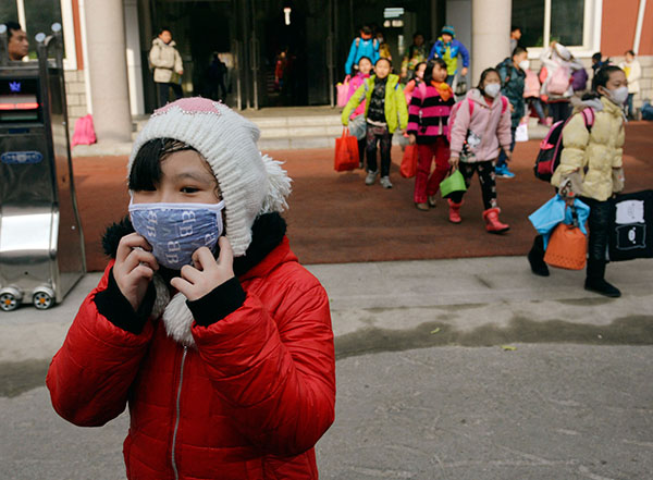 Beijing issues yellow alert for heavy smog