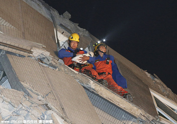 Rescuers race to save surviviors in Taiwan