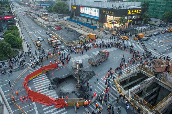 Worldwide praise heaped on city's sinkhole hero