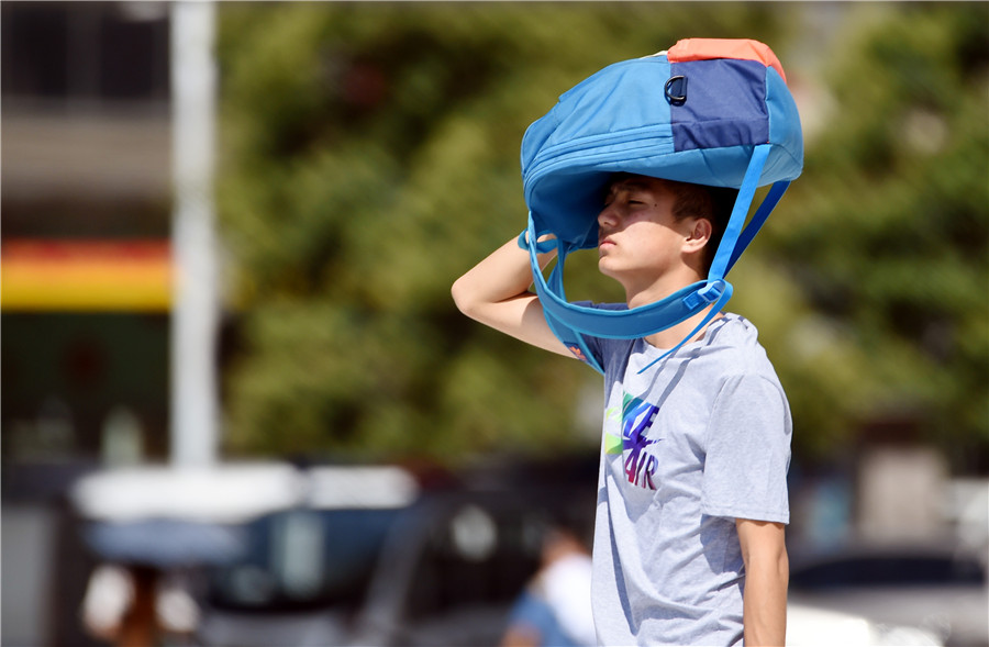 Scorching heat strikes cities around China