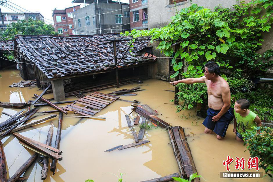 Typhoon Nepartak brings chaos to East China