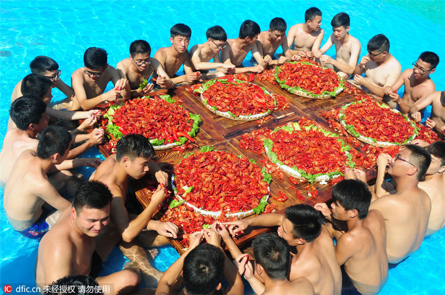 Spicy crawfish cools you down in hot summer