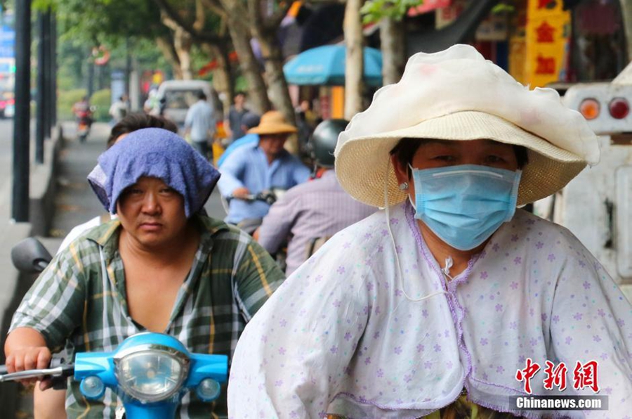 Heat wave sweeps across China