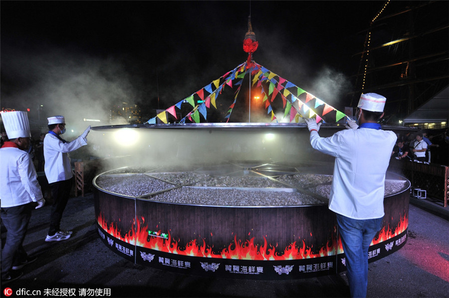 Qingdao delights taste buds with seafood delicacies