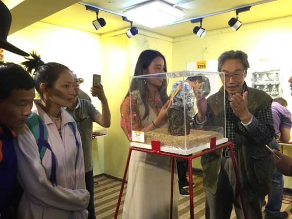 Sacred miniatures go on display in Tibet