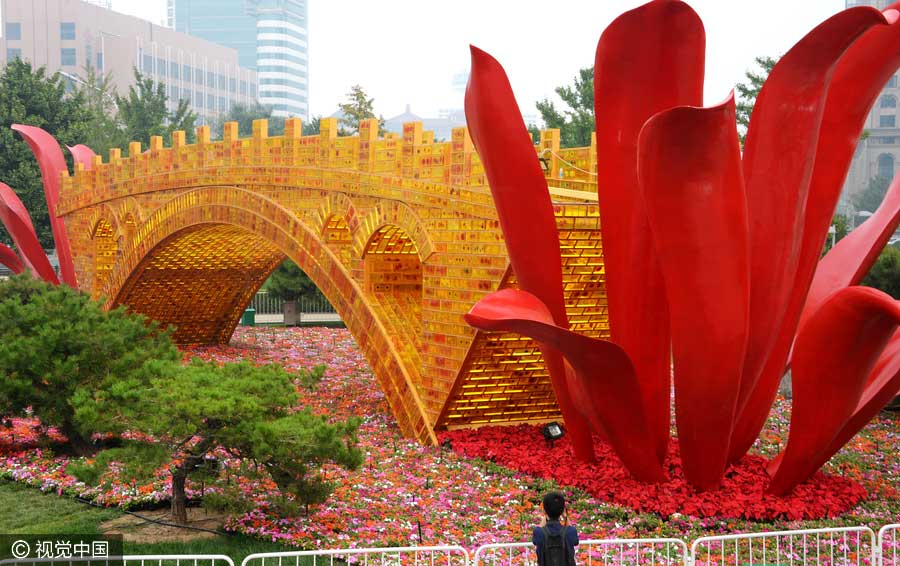 Tian'anmen Square decorated as National Day holiday approaches