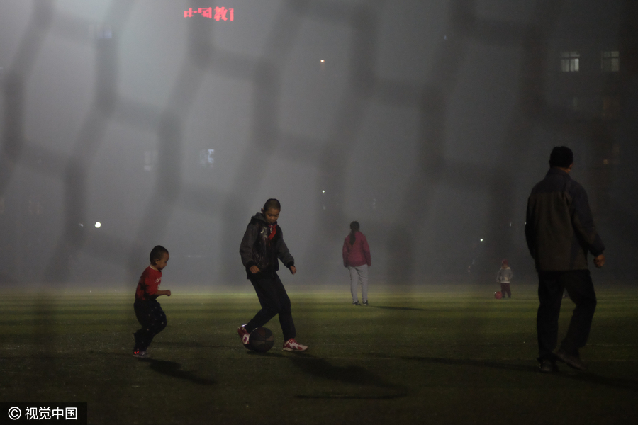 Haze, fog envelop cities, bring down visibility