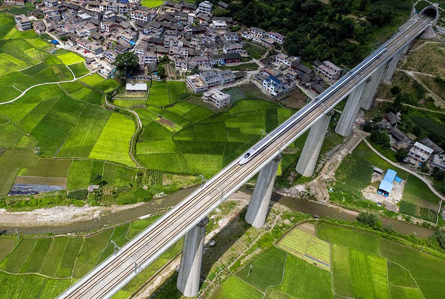 Faster to Yunnan with new high-speed rail